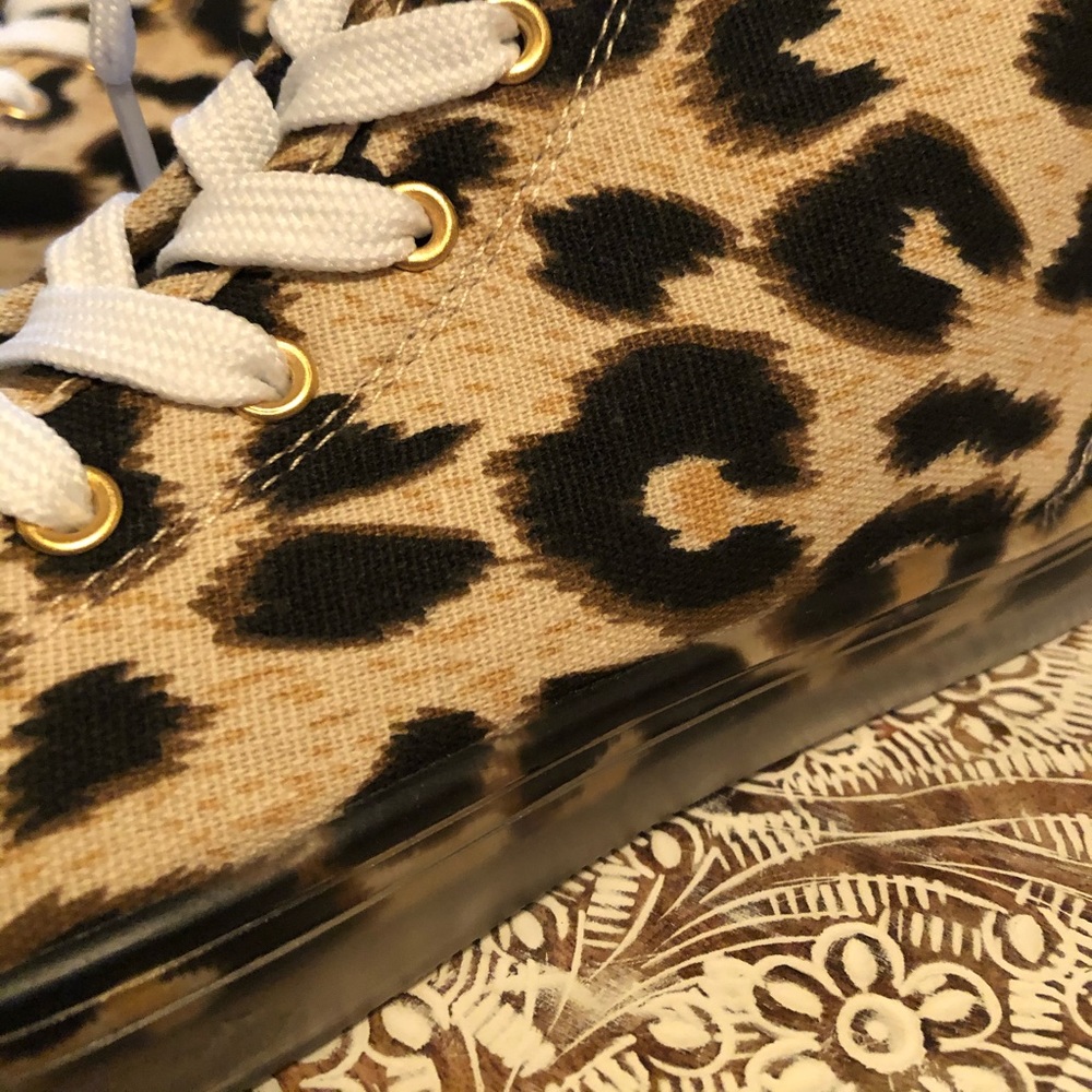 NWT Unique & Chic Leopard Print High Top Sneakers - Picture 10 of 15